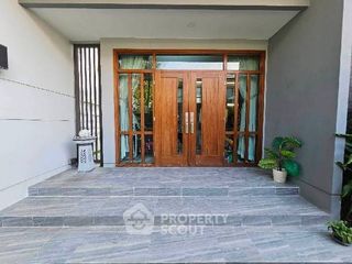 For rent 4 bedrooms house in Wang Thonglang, Bangkok