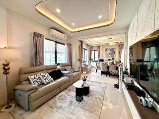 For rent 4 bedrooms house in Wang Thonglang, Bangkok