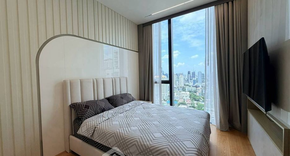 For rent 3 bedrooms condo in Khlong Toei, Bangkok