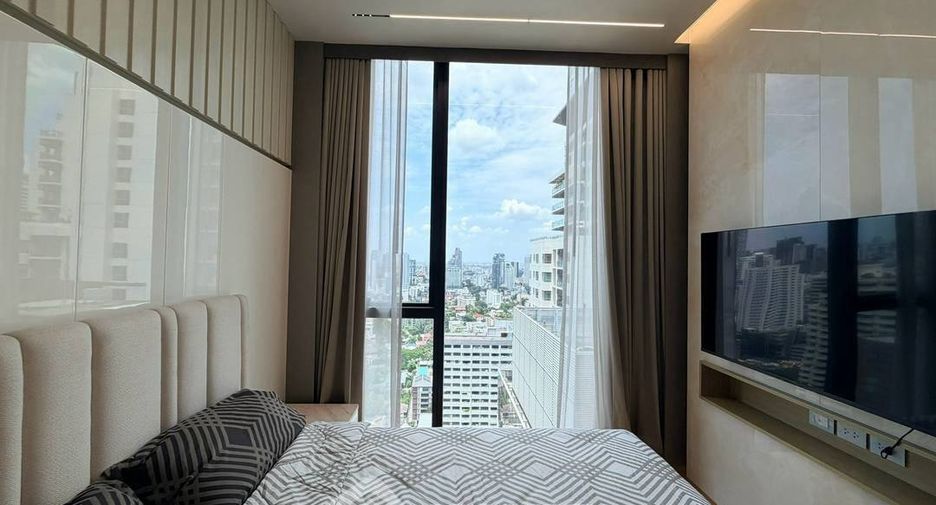 For rent 3 bedrooms condo in Khlong Toei, Bangkok