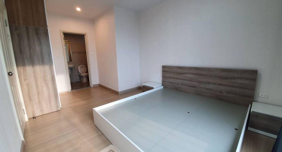 For rent 2 bedrooms condo in Huai Khwang, Bangkok