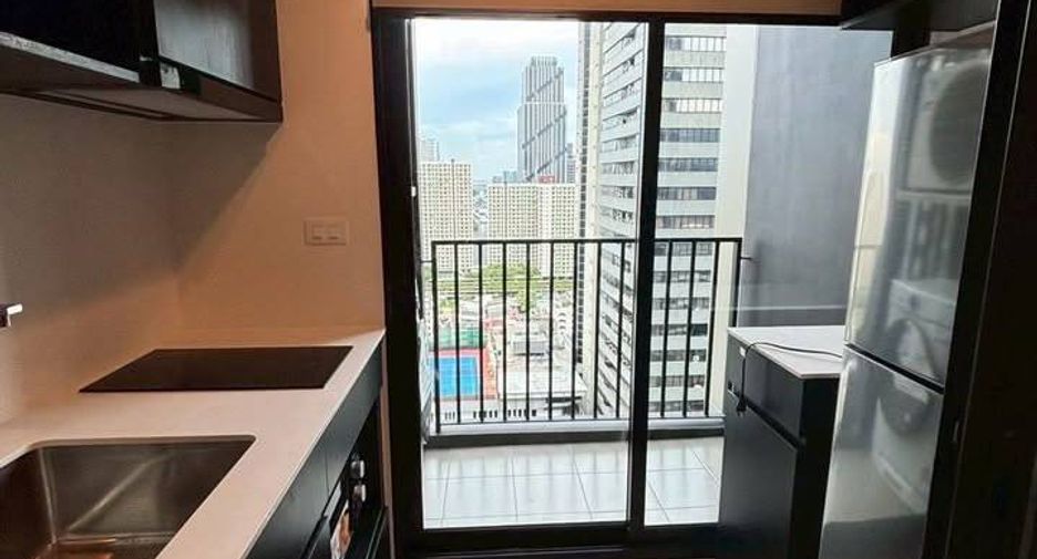 Wohnung zur Miete mit 1 Zimmer in Huai Khwang, Bangkok
