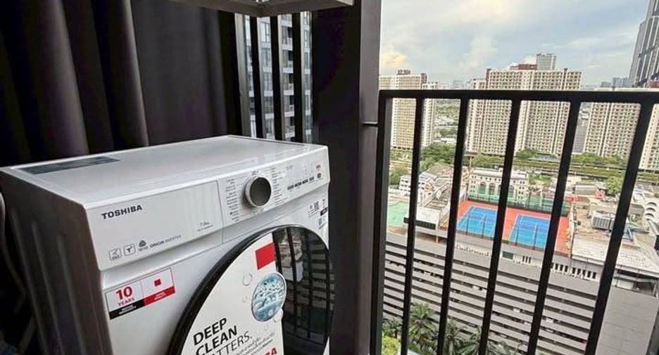 Wohnung zur Miete mit 1 Zimmer in Huai Khwang, Bangkok