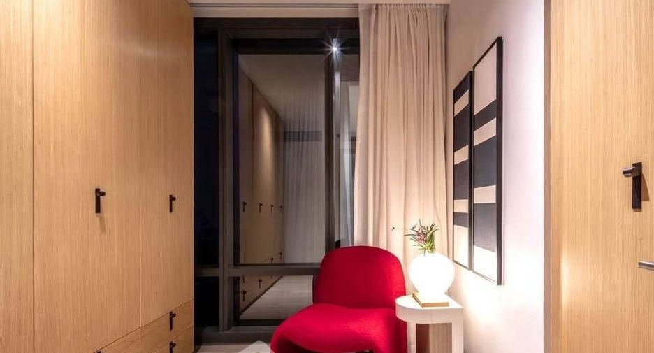 For rent 2 bedrooms condo in Bang Rak, Bangkok