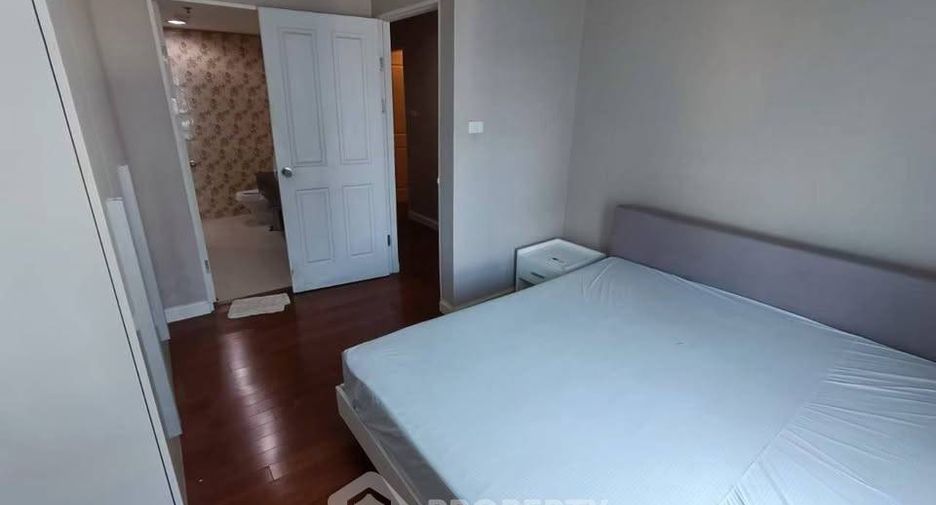 Wohnung zur Miete mit 3 Zimmer in Huai Khwang, Bangkok