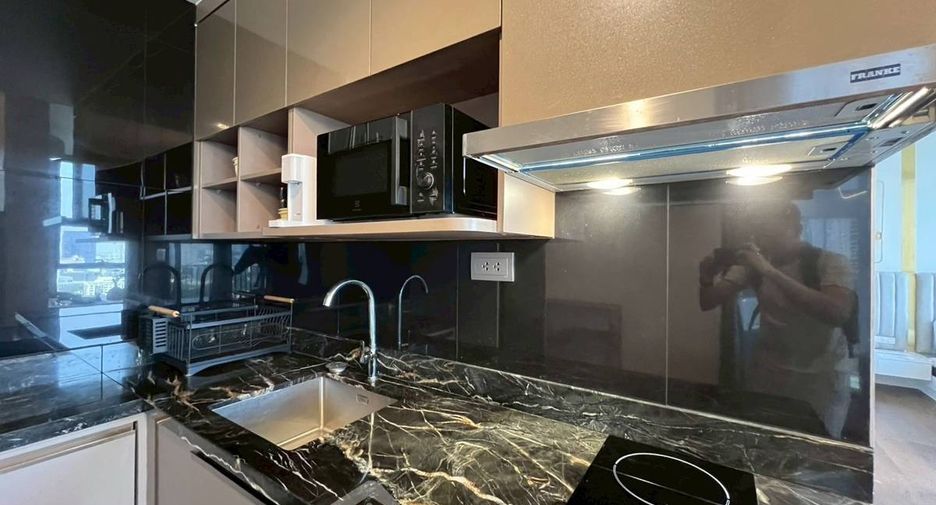 For rent 1 bed condo in Khlong Toei, Bangkok