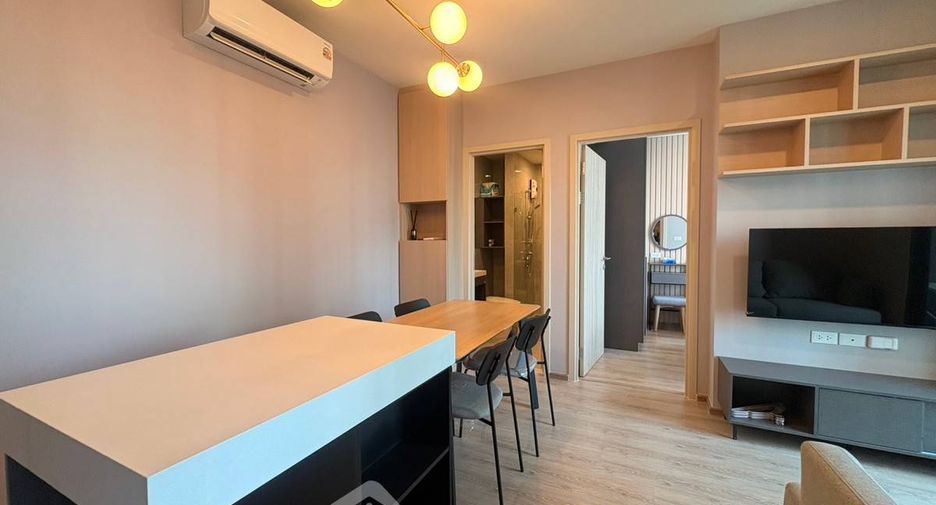 For rent 2 bedrooms condo in Huai Khwang, Bangkok