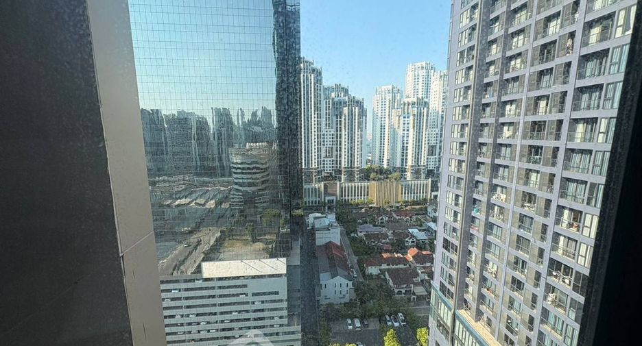 For rent 2 bedrooms condo in Huai Khwang, Bangkok