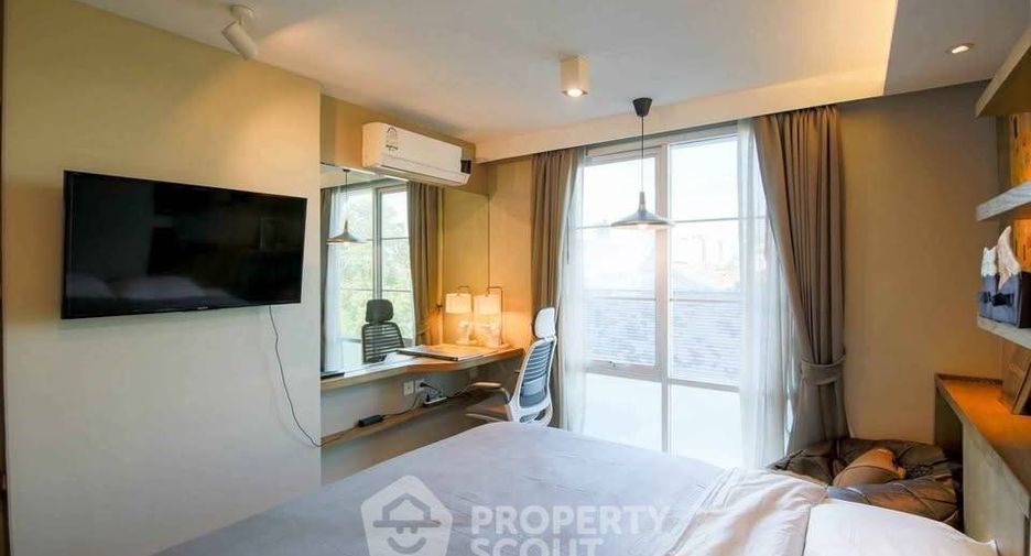 For rent 2 bedrooms condo in Watthana, Bangkok