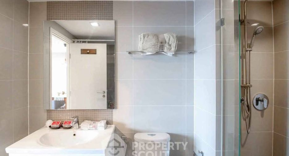 For rent 2 bedrooms condo in Watthana, Bangkok