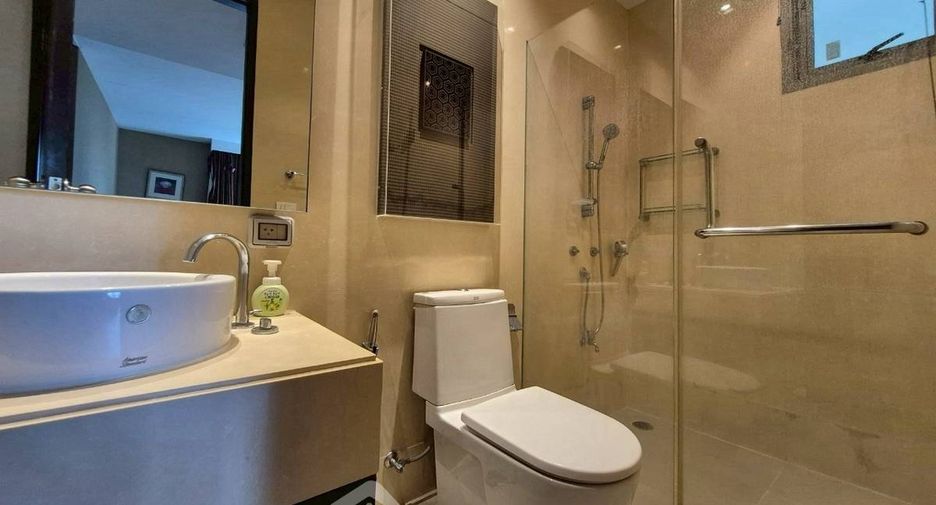 Wohnung zur Miete mit 3 Zimmer in Khlong Toei, Bangkok