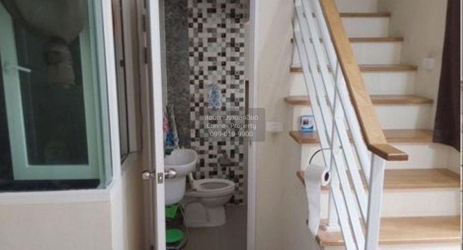 For sale 2 bedrooms townhouse in Mueang Samut Prakan, Samut Prakan