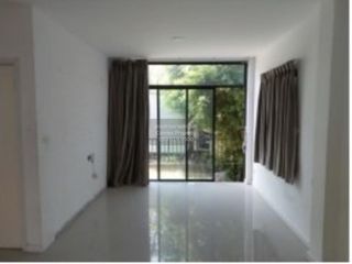 Casa en venta de 4 habitaciones en Phra Samut Chedi, Samut Prakan