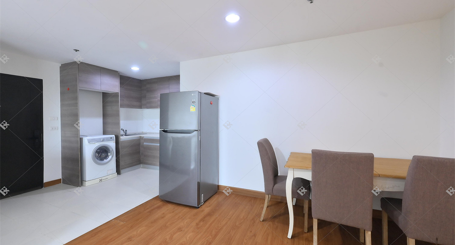 Condo en alquiler de 2 habitaciones en Huai Khwang, Bangkok