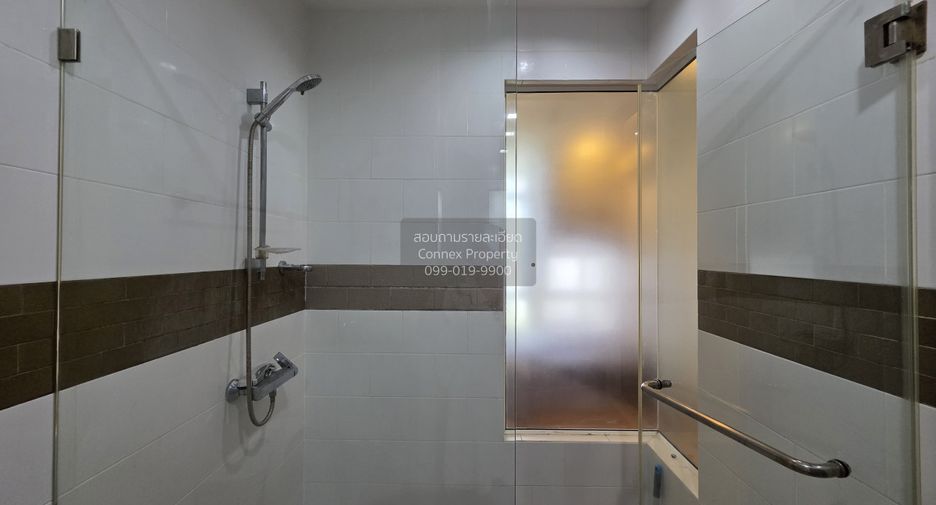 For rent 1 bed condo in Phra Khanong, Bangkok