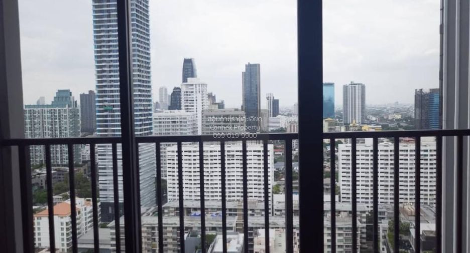 For rent 2 bedrooms condo in Watthana, Bangkok