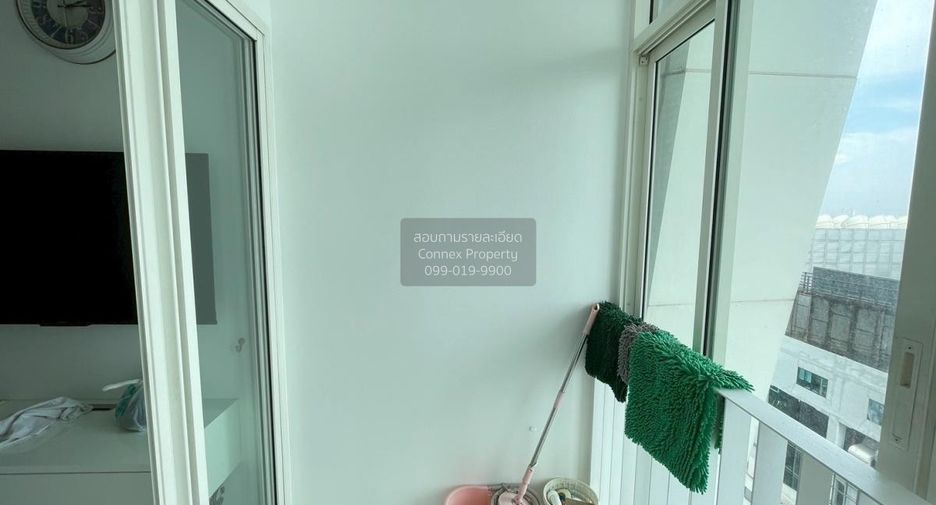 For rent 2 bedrooms condo in Phra Khanong, Bangkok