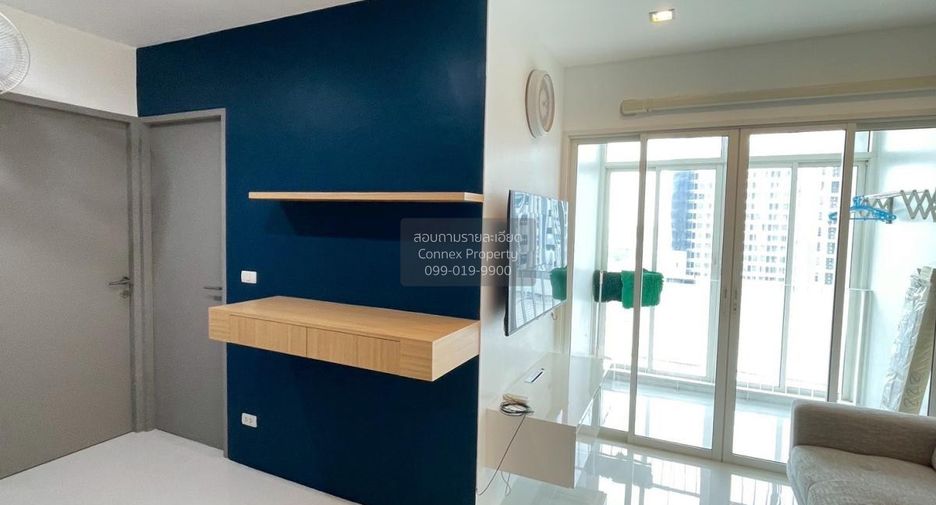 For rent 2 bedrooms condo in Phra Khanong, Bangkok