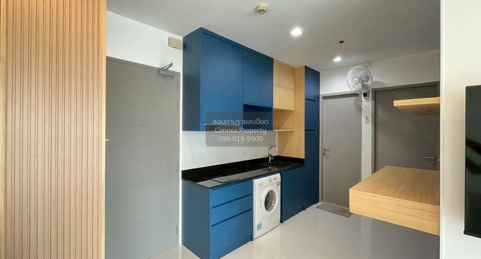 For rent 2 bedrooms condo in Phra Khanong, Bangkok