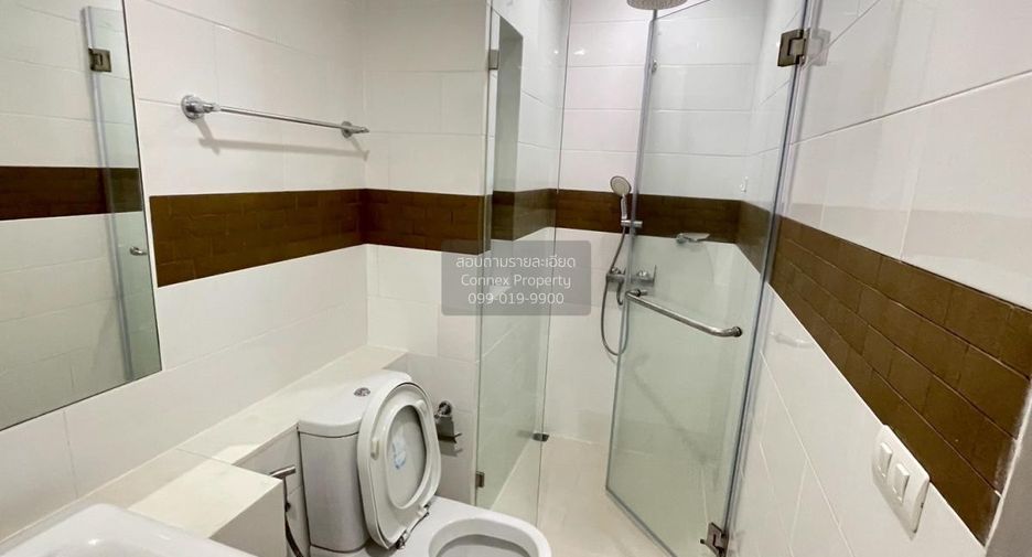 For rent 2 bedrooms condo in Phra Khanong, Bangkok