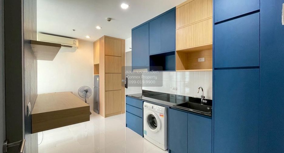 For rent 2 bedrooms condo in Phra Khanong, Bangkok
