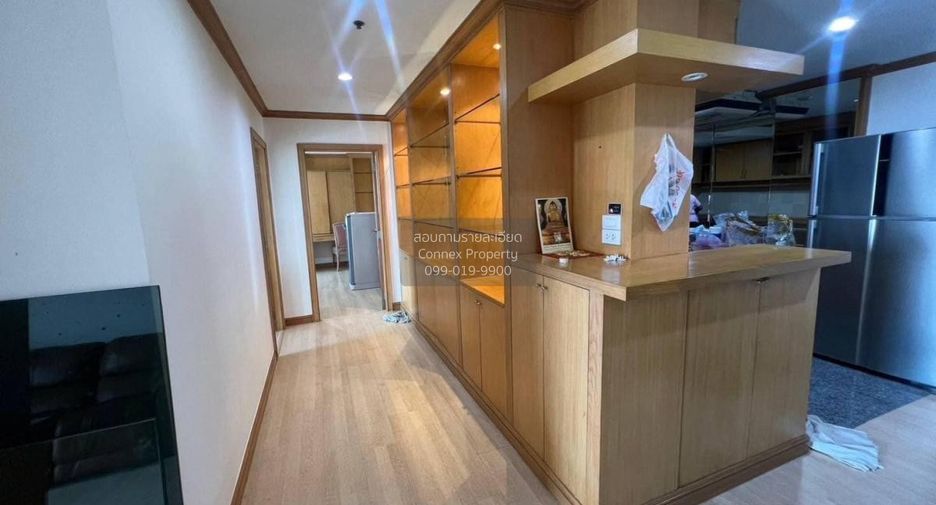 For rent 3 ベッドルーム condo in Sathon, Bangkok