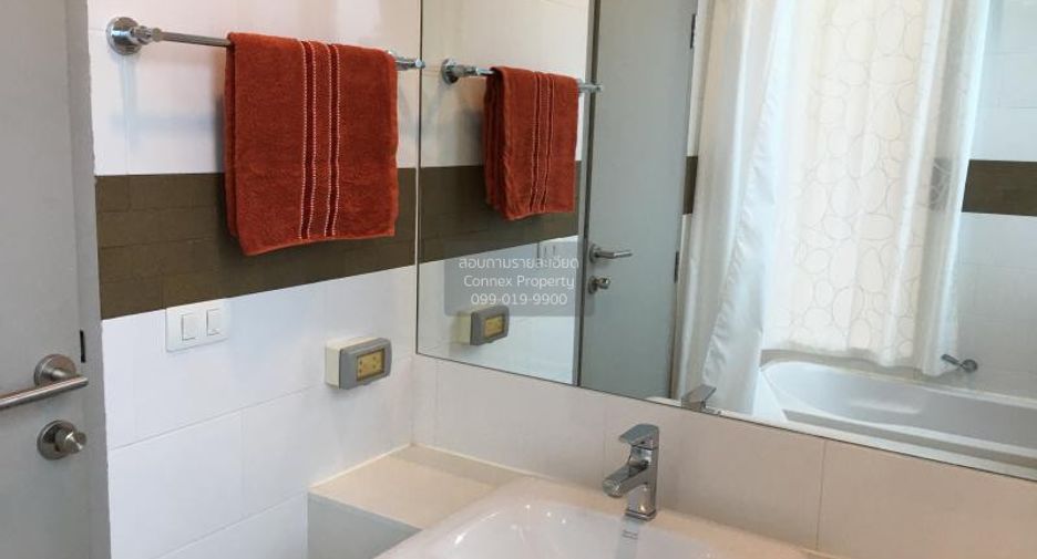 For rent 2 bedrooms condo in Phra Khanong, Bangkok