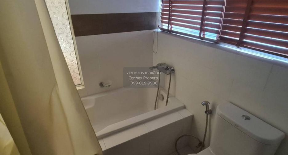 For rent 2 bedrooms condo in Phra Khanong, Bangkok