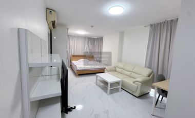 Wohnung zur Miete mit 1 Zimmer in Huai Khwang, Bangkok