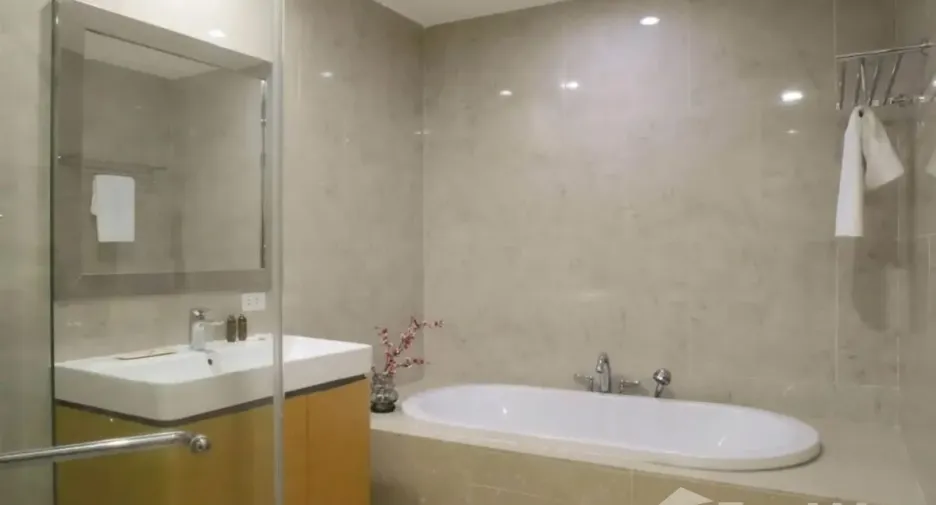 For rent 2 ベッドルーム condo in Sathon, Bangkok