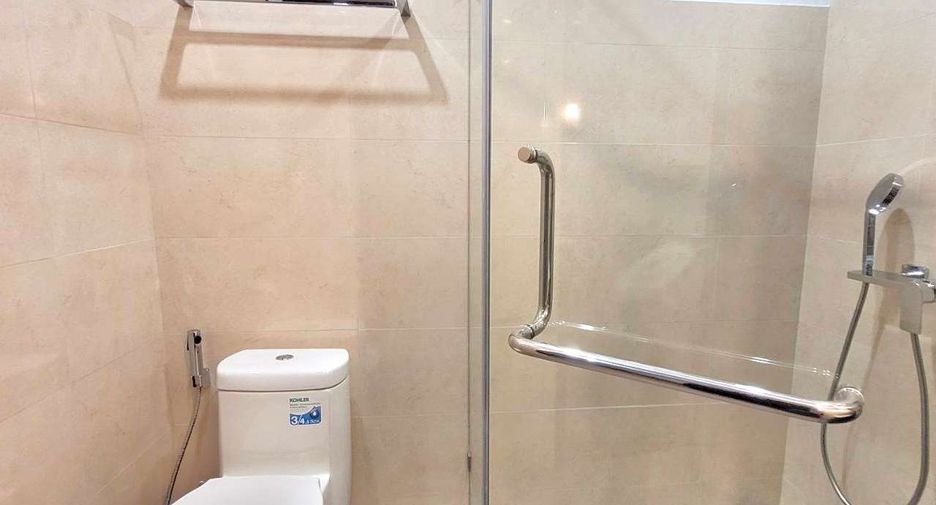 For rent 4 ベッドルーム condo in Khlong Toei, Bangkok
