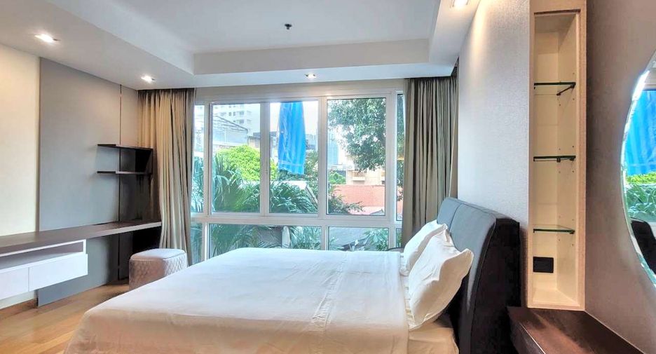 For rent 4 ベッドルーム condo in Khlong Toei, Bangkok