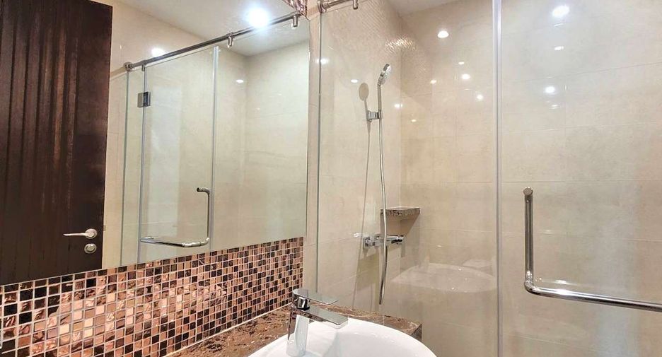 For rent 4 ベッドルーム condo in Khlong Toei, Bangkok