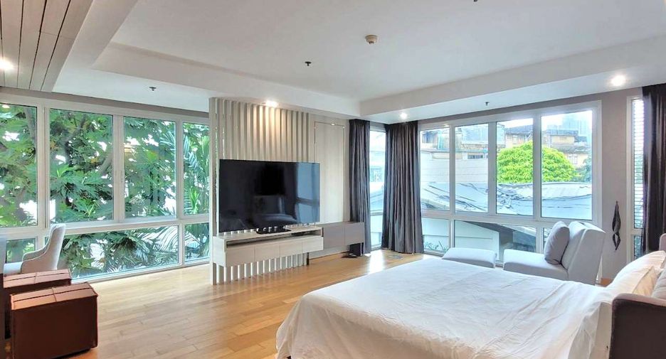 For rent 4 ベッドルーム condo in Khlong Toei, Bangkok