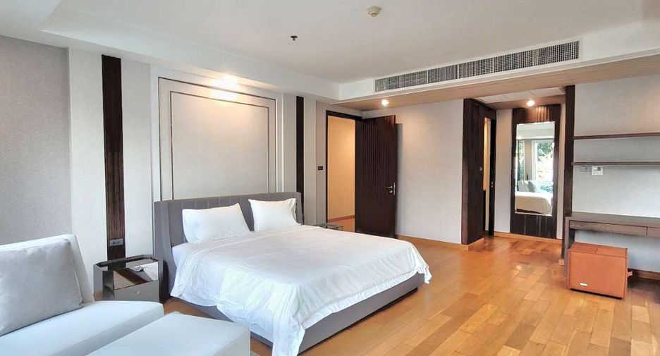 For rent 4 ベッドルーム condo in Khlong Toei, Bangkok
