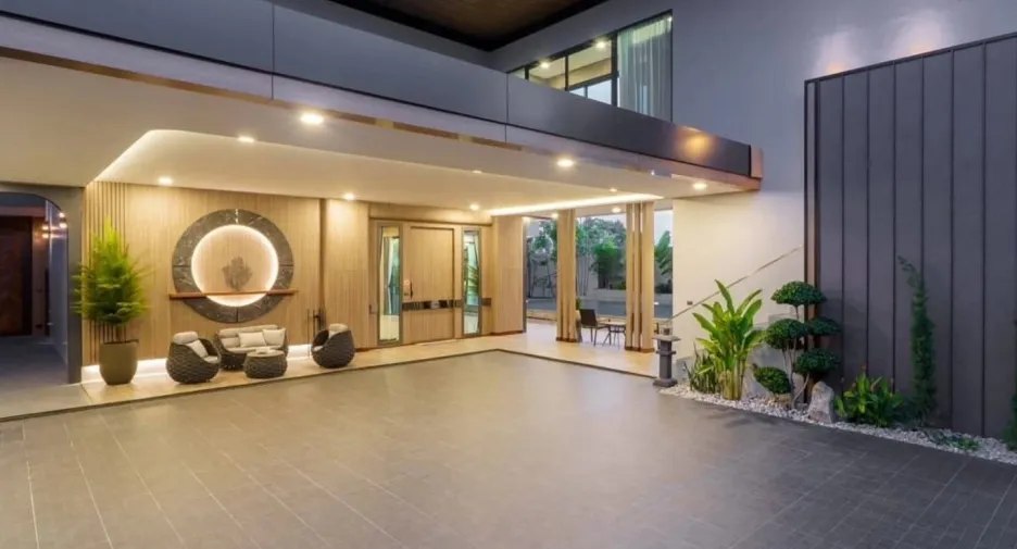 Villa en venta de 6 habitaciones en Bang Lamung, Chonburi