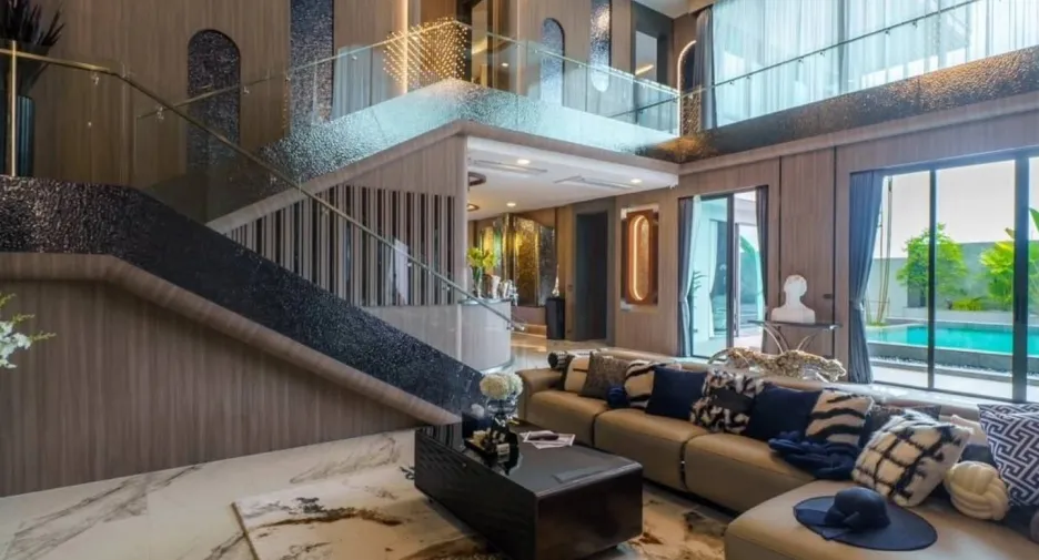 Villa en venta de 6 habitaciones en Bang Lamung, Chonburi