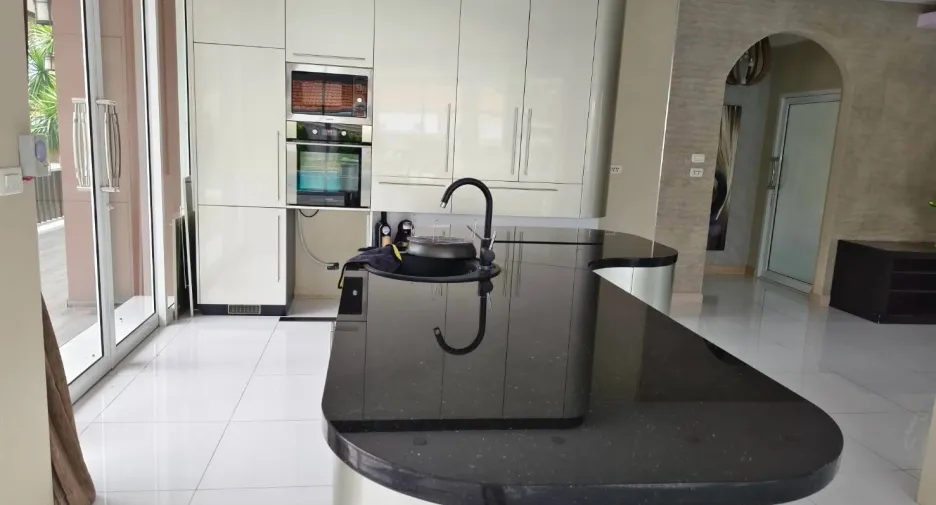 Villa en venta de 2 habitaciones en Bang Lamung, Chonburi