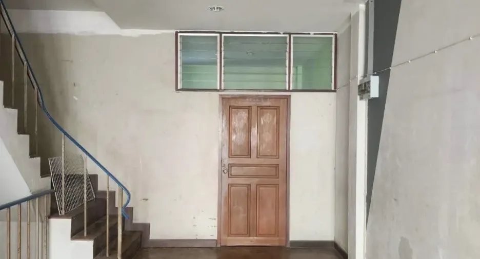Casa en venta de 5 habitaciones en Phra Khanong, Bangkok
