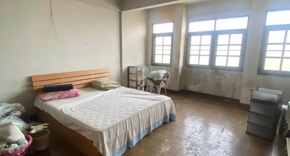 Casa en venta de 5 habitaciones en Phra Khanong, Bangkok
