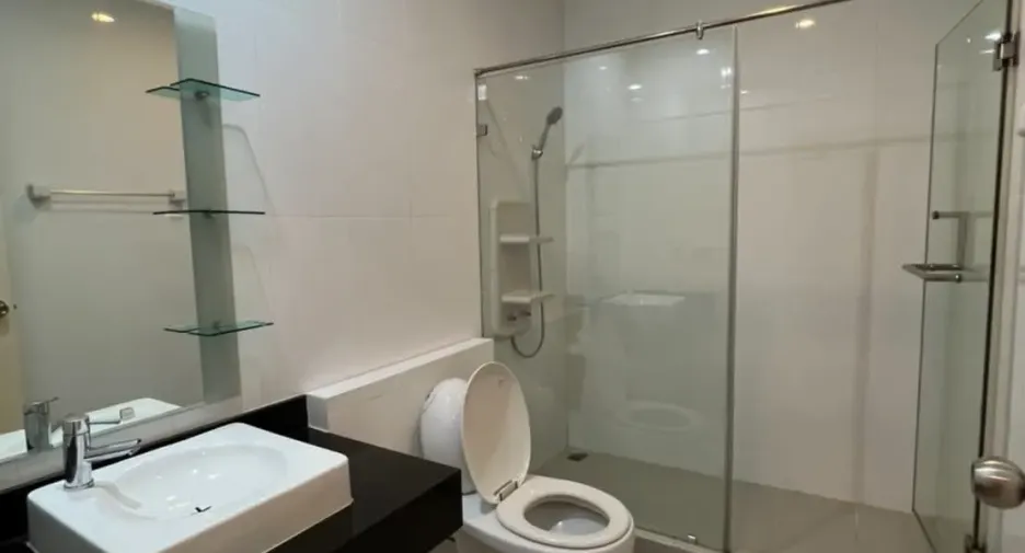 For sale 3 bedrooms condo in Pak Kret, Nonthaburi