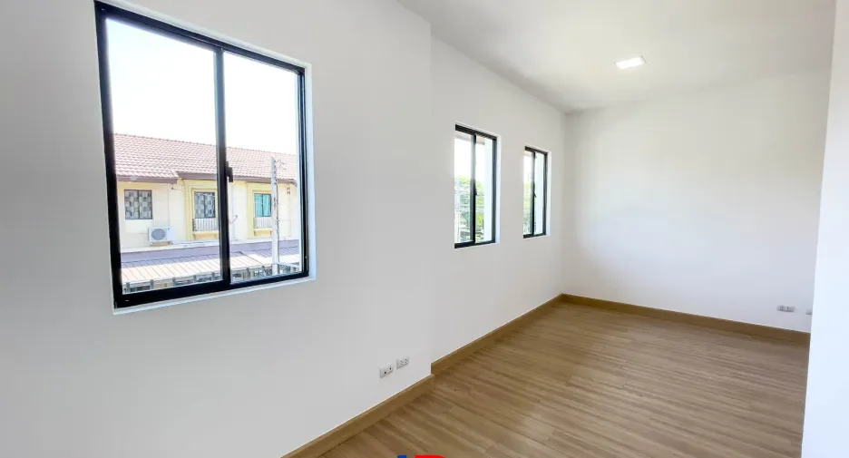出售 3 卧室 独立屋 在 Krathum Baen, Samut Sakhon