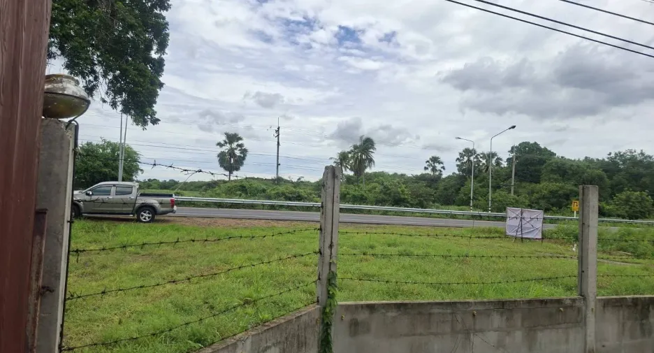 For sale land in Phatthana Nikhom, Lopburi