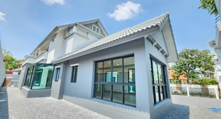 出售 4 卧室 独立屋 在 Bang Yai, Nonthaburi