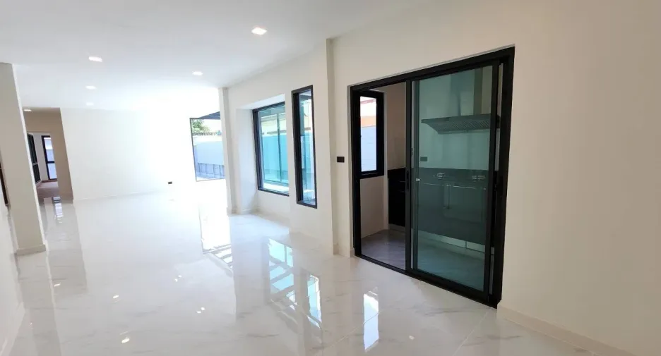 出售 4 卧室 独立屋 在 Bang Yai, Nonthaburi