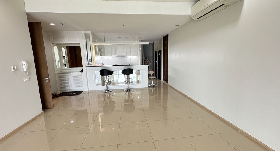 À louer 3 chambres condo à Khlong Toei, Bangkok