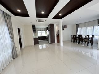 Haus zur Miete mit 3 Zimmer in Prawet, Bangkok