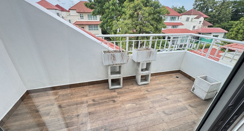 For rent 3 bedrooms house in Prawet, Bangkok