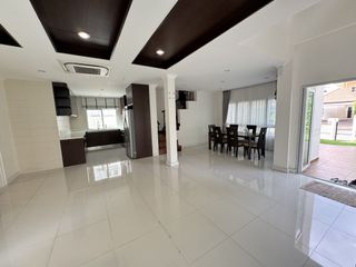 Haus zur Miete mit 3 Zimmer in Prawet, Bangkok