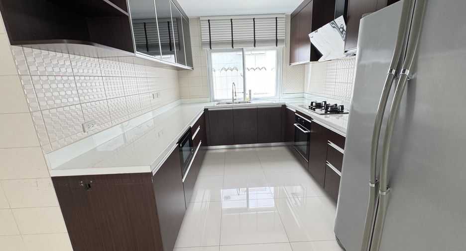 For rent 3 bedrooms house in Prawet, Bangkok